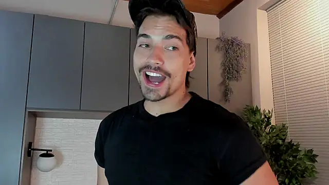 Snapshot of Ian_Daviz chatting on March 2025 02:08:01 AM Ian Daviz online show from March 2025 02:08:01 AM