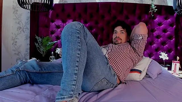 Snapshot of Ian_Daviz chatting on March 2025 10:37:01 PM Ian Daviz online show from March 2025 10:37:01 PM