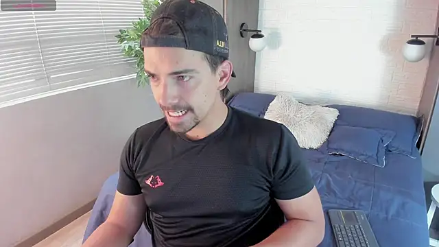 Snapshot of Ian_Daviz chatting on March 2025 09:13:01 PM Ian Daviz online show from March 2025 09:13:01 PM