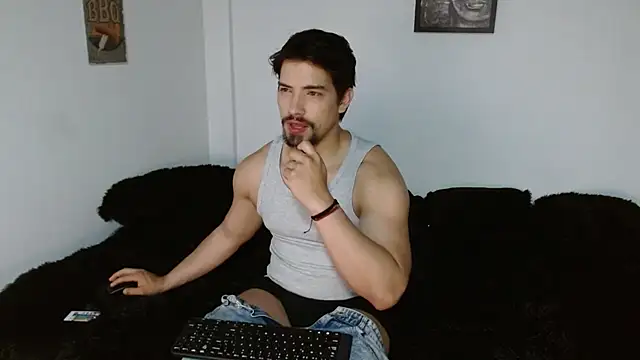 Snapshot of Ian_Daviz chatting on November 2025 02:01:02 AM Ian Daviz online show from November 2025 02:01:02 AM