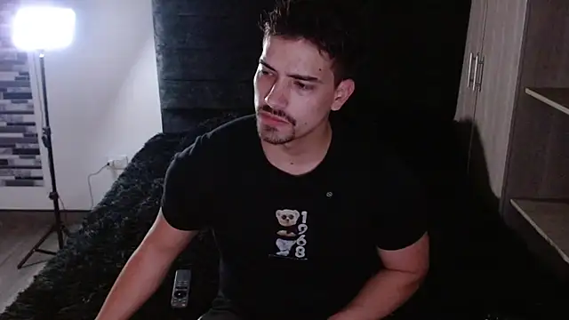 Ian Daviz online show from March 2026 07:32:01 PM