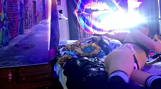 KRYZTALYNXXX online show from February 2025 10:47:02 PM