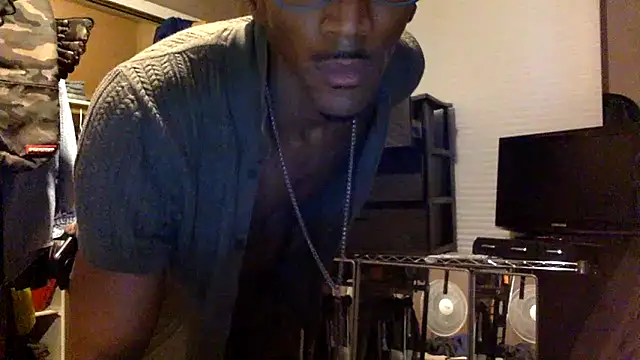 JdLove1 online show from December 2024 08:48:01 PM