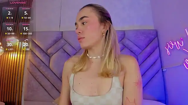 Lucy Vega online show from December 2024 11:33:02 AM