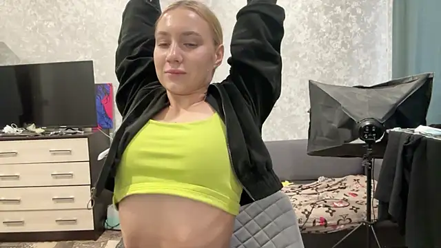 AnneBall online show from February 2025 10:43:02 AM