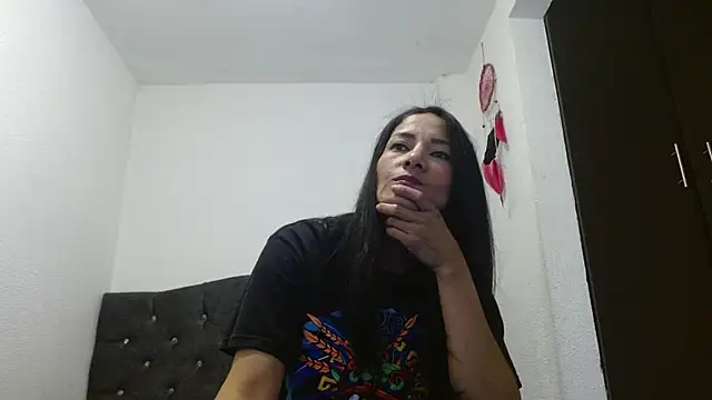 canela-hot34 online show from October 2025 05:23:02 PM