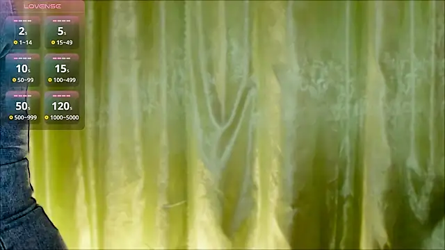 Snapshot of Regina__blue chatting on December 2024 03:06:01 PM Regina blue online show from December 2024 03:06:01 PM