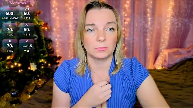 Snapshot of Regina__blue chatting on January 2025 09:11:02 PM Regina blue online show from January 2025 09:11:02 PM