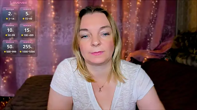 Snapshot of Regina__blue chatting on January 2025 07:32:01 PM Regina blue online show from January 2025 07:32:01 PM