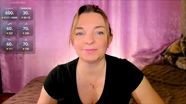 Snapshot of Regina__blue chatting on January 2025 12:00:01 PM Regina blue online show from January 2025 12:00:01 PM