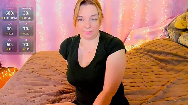 Snapshot of Regina__blue chatting on January 2025 08:15:02 PM Regina blue online show from January 2025 08:15:02 PM