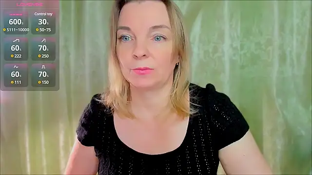 Snapshot of Regina__blue chatting on February 2025 07:10:02 PM Regina blue online show from February 2025 07:10:02 PM