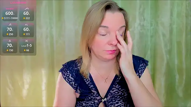 Snapshot of Regina__blue chatting on February 2025 08:39:01 PM Regina blue online show from February 2025 08:39:01 PM