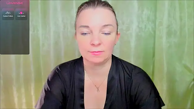 Snapshot of Regina__blue chatting on March 2025 06:22:02 PM Regina blue online show from March 2025 06:22:02 PM