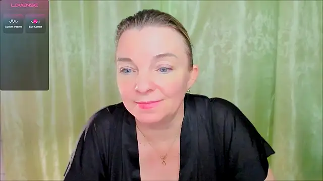 Snapshot of Regina__blue chatting on March 2025 09:26:02 PM Regina blue online show from March 2025 09:26:02 PM