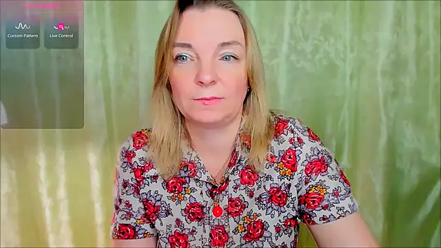 Snapshot of Regina__blue chatting on March 2025 07:22:01 PM Regina blue online show from March 2025 07:22:01 PM