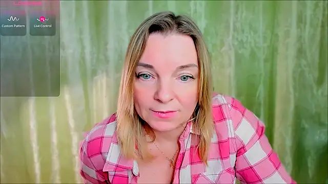 Snapshot of Regina__blue chatting on March 2025 11:04:02 PM Regina blue online show from March 2025 11:04:02 PM