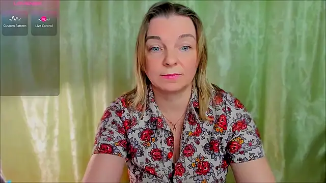 Snapshot of Regina__blue chatting on March 2025 11:36:02 PM Regina blue online show from March 2025 11:36:02 PM