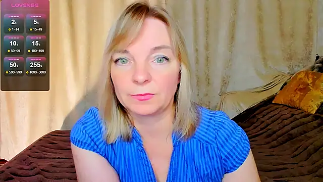 Snapshot of Regina__blue chatting on September 2025 06:41:02 PM Regina blue online show from September 2025 06:41:02 PM