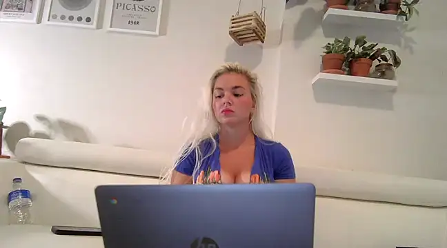 Snapshot of badblondebunny chatting on March 2025 12:55:02 AM badblondebunny online show from March 2025 12:55:02 AM