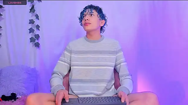 Snapshot of Im_Alejo chatting on March 2025 02:10:01 AM Im Alejo online show from March 2025 02:10:01 AM