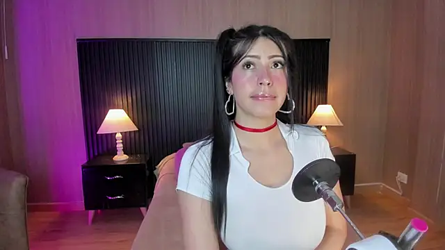 Snapshot of SummersAngel chatting on September 2025 02:08:01 PM SummersAngel online show from September 2025 02:08:01 PM