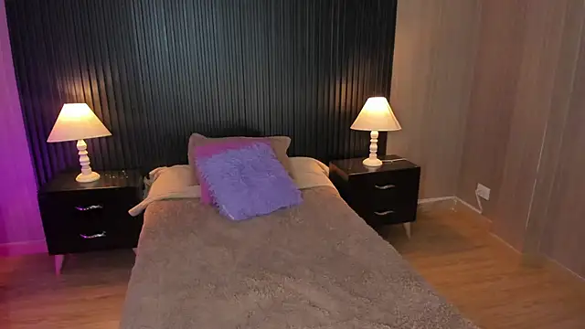 Snapshot of SummersAngel chatting on September 2025 02:32:01 PM SummersAngel online show from September 2025 02:32:01 PM