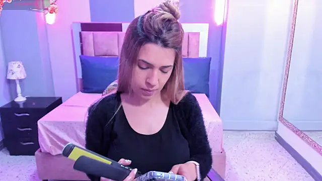 EvaaLovia1 online show from January 2025 01:17:02 PM