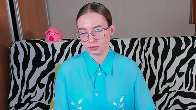 VeronikaKissuchi online show from February 2025 06:00:02 PM