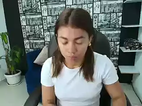 Snapshot of Gissel_Angel chatting on February 2025 08:14:02 PM Gissel Angel online show from February 2025 08:14:02 PM