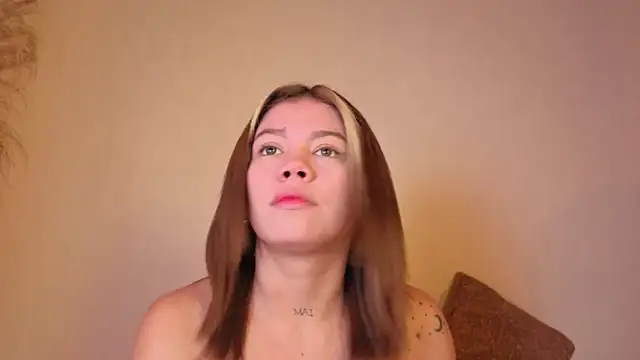 Snapshot of Gissel_Angel chatting on October 2025 08:33:02 PM Gissel Angel online show from October 2025 08:33:02 PM