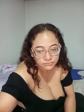 Snapshot of skarleth001 chatting on February 2025 05:41:01 AM skarleth001 online show from February 2025 05:41:01 AM