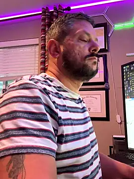 Snapshot of boytoyfrindles chatting on October 2025 06:04:01 PM boytoyfrindles online show from October 2025 06:04:01 PM