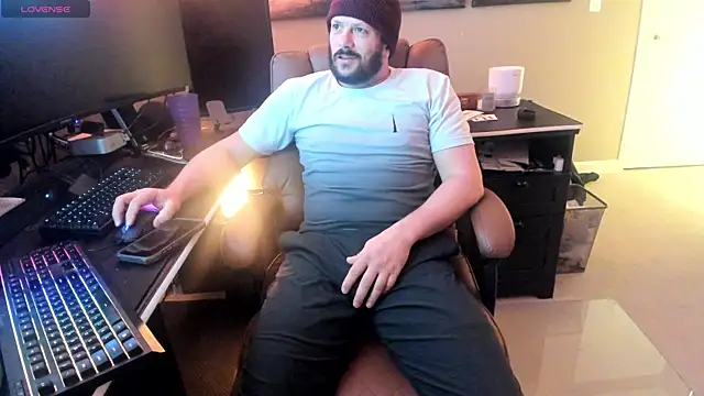 Snapshot of boytoyfrindles chatting on February 2026 07:36:02 AM boytoyfrindles online show from February 2026 07:36:02 AM