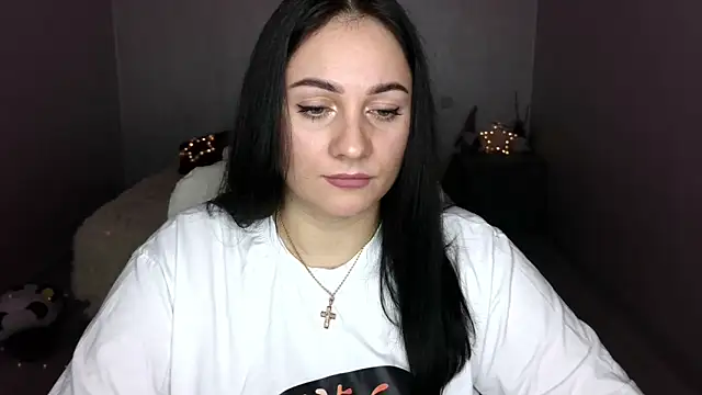 Emelyblum online show from March 2025 11:23:01 AM