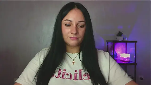 Emelyblum online show from September 2025 09:58:02 PM