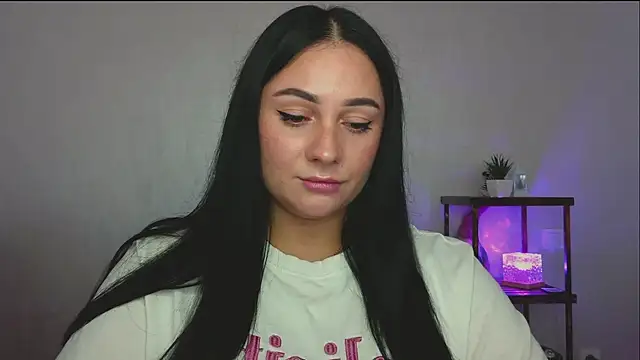 Emelyblum online show from September 2025 12:48:01 PM