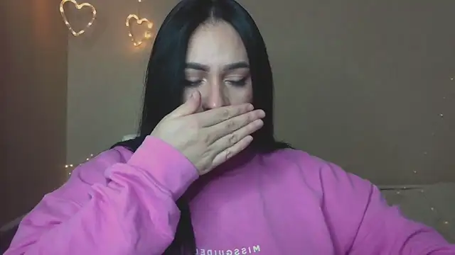 Emelyblum online show from October 2025 11:01:02 PM