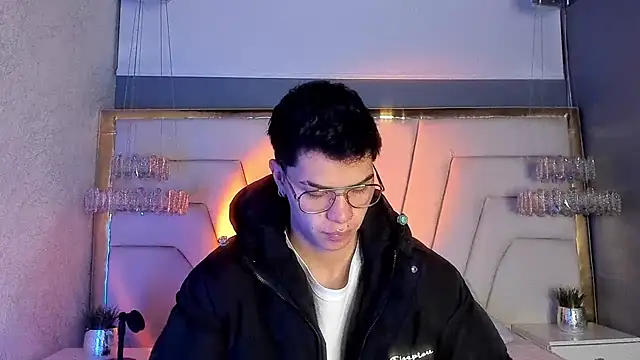 AndyPalmer  online show from February 2025 11:41:02 AM