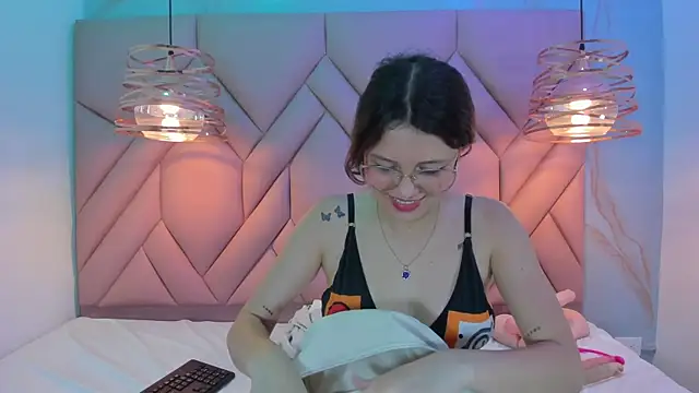 AngelaaCute  online show from January 2025 05:48:01 PM