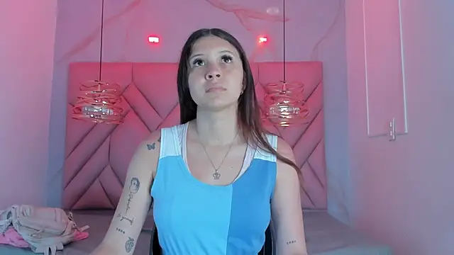 AngelaaCute  online show from May 2026 12:00:02 PM
