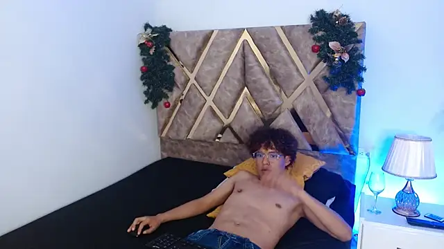 nickolas moon online show from December 2024 03:30:02 PM