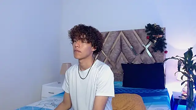 nickolas moon online show from December 2024 03:42:02 PM