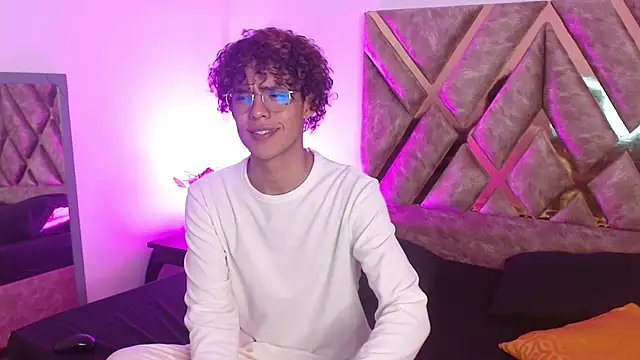 nickolas moon online show from March 2025 07:49:02 PM