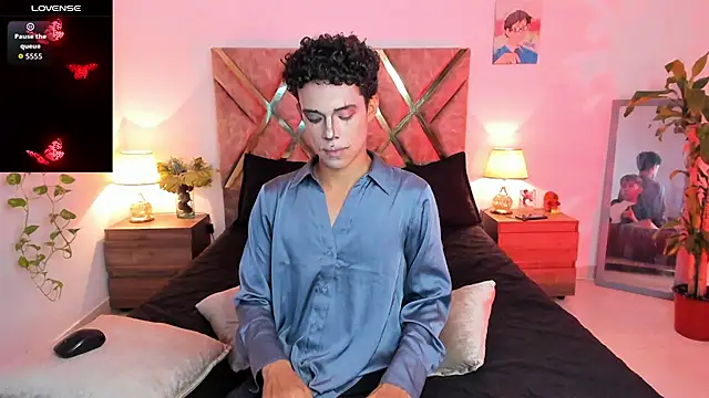 nickolas moon online show from November 2025 12:01:02 AM