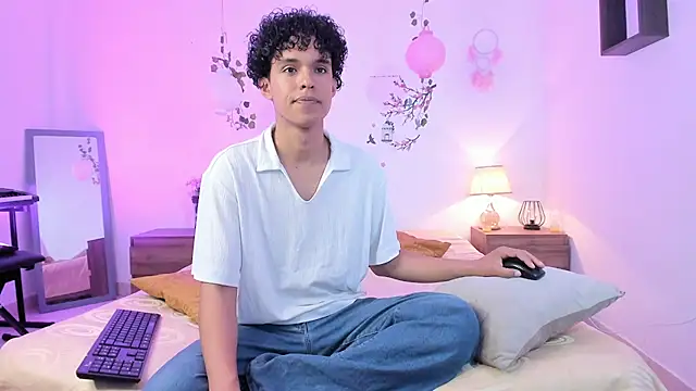 Snapshot of nickolas_moon chatting on July 2026 06:00:02 PM nickolas moon online show from July 2026 06:00:02 PM