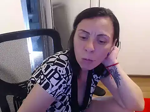 SweetAdela92 online show from June 2026 08:40:01 PM