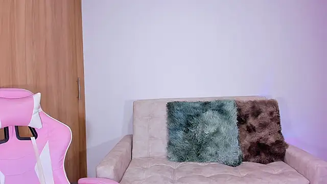 annika taylor online show from January 2025 11:11:01 PM