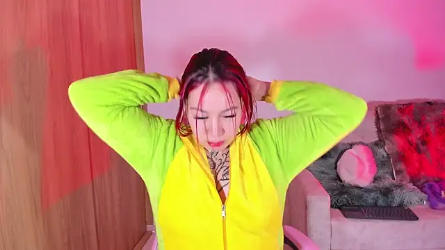 annika taylor online show from March 2025 01:32:02 AM