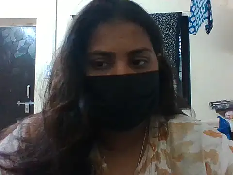 Hotmilfxox online show from May 2026 09:04:01 AM